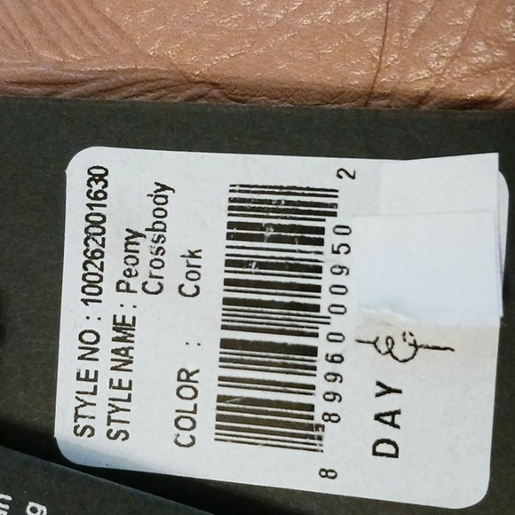 Day and Mood crossbody purse. Color Tan. - Picture 12 of 12